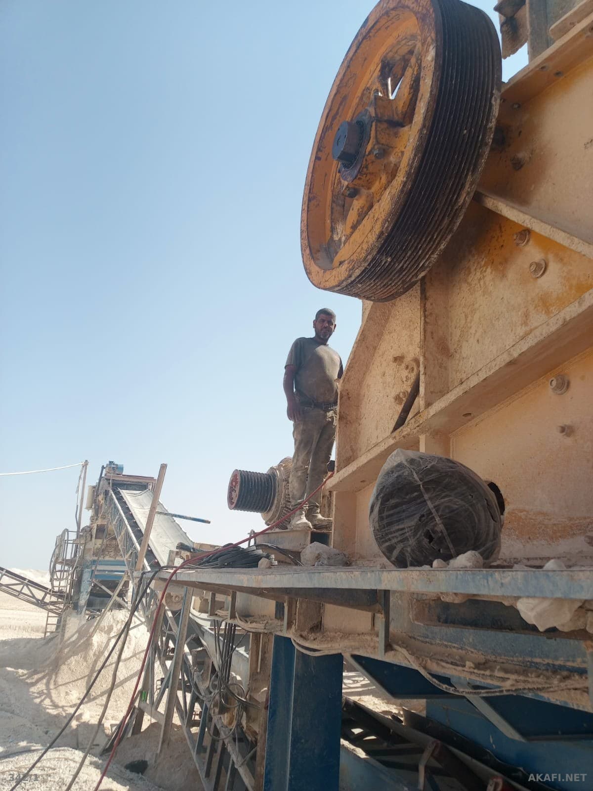 Complete Crushing Plant with Equipment for Sale - Jaw Crusher 120×90 and Symons Cone Crusher 4.25