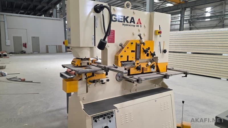 للبيع مكينة قص وتخريم GEKA Hydracrop 80 S إسبانية 2024  بحالة ممتازة