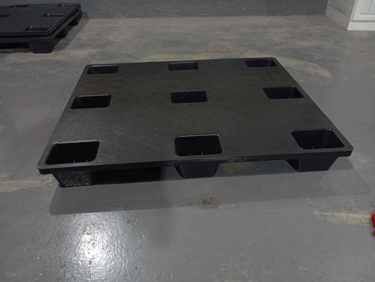 New high-quality plastic pallets, suitable for storage, transport, warehouses, and factories