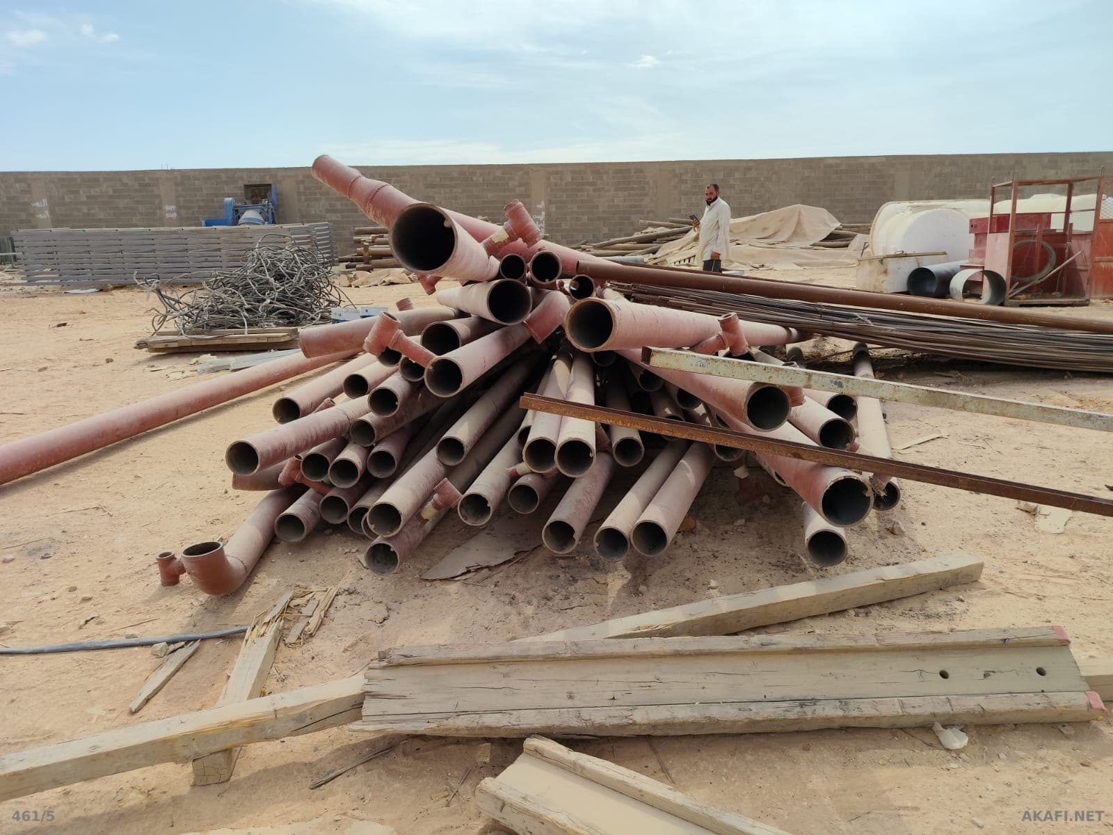 For Sale: Industrial Iron Pipes with Fittings and Branches – Ad No. 10016 5