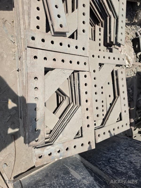 سقالات دوكا (Doka) مستعملة للبيع — بحالة جيدة (ليست سكراب)