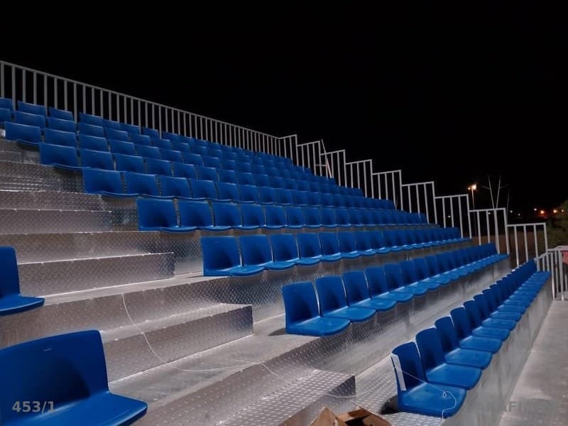 Sièges de stades et gradins Figueras modèle Amik – Neufs à vendre à Riyad