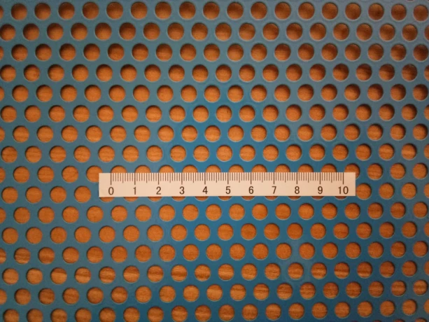 llbyaa-aloah-alsag-almkhrm-perforated-sheet-metal-big-4